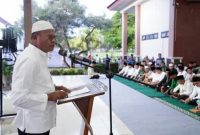 Wali Kota Arlan hadir langsung bersama Ketua TP-PKK Hj Linda Apriana Arlan, didampingi Wakil Wali Kota Franky Nasril, Ketua DPRD Deni Victoria, unsur Forkopimda, kepala OPD, tokoh agama, hingga tokoh masyarakat. Komposisi tamu yang lengkap itu memperlihatkan satu hal: Ramadan dijadikan panggung persatuan antara birokrasi, politik, dan masyarakat.
