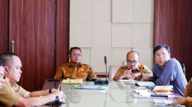 Wali Kota Prabumulih, H Arlan, menerima audiensi sekaligus silaturahmi dari PT Asiana Technologies Lestary terkait penawaran kerja sama pengelolaan sampah landfill di TPA Air Medang, 24 Februari 2026.