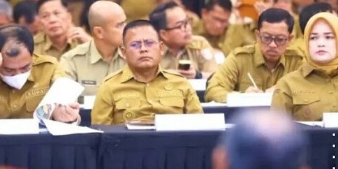 Wali Kota Prabumulih, H Arlan, menghadiri High Level Meeting [HLM] Rapat Koordinasi dan Capacity Building Tim Pengendalian Inflasi Daerah [TPID] dan Tim Percepatan dan Perluasan Digitalisasi Daerah [TP2DD] se-Sumatera Selatan yang digelar di Ballroom Hotel Wyndham Palembang, Selasa 24 Februari 2026.