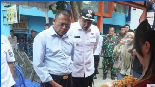 Wali Kota Prabumulih, H Arlan, bersama Wakil Wali Kota Prabumulih, Franky Nasril, membuka Pasar Bedug [Kuliner] Ramadhan 1447 Hijriah Kota Prabumulih Tahun 2026, digelar di PTM I Kota Prabumulih, Selasa 25 Februari 2026.