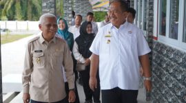 Bupati Asahan Taufik Zainal Abidin SSos MSi mendampingi Wakil Gubernur Sumatera Utara [Sumut] H Surya BSc untuk mengunjungi dan memeriksa kesiapan Sekolah Menengah Atas Negeri [SMAN] Rahuning Rabu 4 Maret 2026.