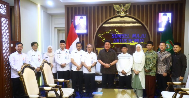 Gubernur Sumatera Selatan [Sumsel] Dr H Herman Deru menerima audiensi Alumni Ikatan Keluarga Pondok Modern [IKPM] Gontor Cabang Palembang di Ruang Tamu Gubernur Sumsel, Rabu 4 Maret 2026.