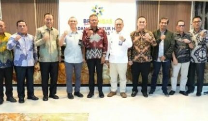 Wali Kota Arlan didampingi Sekretaris Daerah Kota Prabumulih H Elman ST MM melaksanakan audiensi dengan Badan Pengatur Hilir Minyak dan Gas Bumi (BPH Migas) Pusat, Rabu 4 Maret 2026, terkait sistem pembayaran pemakaian gas pelanggan rumah tangga.