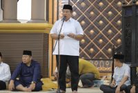 Kala Bupati Asahan Taufik Zainal Abidin [TZA] di tengah momen malam Nuzulul Quran pada Ramadhan 1447 Hijriah di Masjid Agung H Achmad Bakrie Kisaran, Jumat 6 Maret 2026.