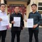 Kuasa Hukum pelapor [Muhajir Adha], Imron Ahmad SH MH, didampingi rekan sejawatnya Fauzi SPd SH dan Erfian SH usai melaporkan Bos BST ke SPKT Polda Sumsel.