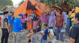 Bea Cukai Langsa melalui program Bea Cukai Peduli dan Sedekah Ramadhan Himpunan Muslimah Kemenkeu Satu Aceh [Humaira] kembali kunjungi Kabupaten Aceh Tamiang untuk salurkan bantuan dan beri dukungan moril kepada masyarakat terdampak pasca bencana hidrometeorologi. Kegiatan tersebut dilaksanakan pada Sabtu, 7 Maret 2026.
