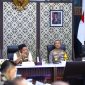 Gubernur Sumatera Selatan [Sumsel] Dr H Herman Deru memimpin Rapat Koordinasi [Rakor] Lintas Sektoral dalam rangka kesiapan pelayanan perayaan Idulfitri 1447 Hijriah dengan tema “Mudik Aman, Keluarga Bahagia” di Griya Agung, Palembang, Kamis 12 Maret 2026.