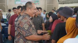 Pemerintah Kabupaten Asahan menyerahkan bantuan sembako untuk kaum dhuafa pada Jumat 13 Maret 2026, di Gedung Serba Guna Kabupaten Asahan.