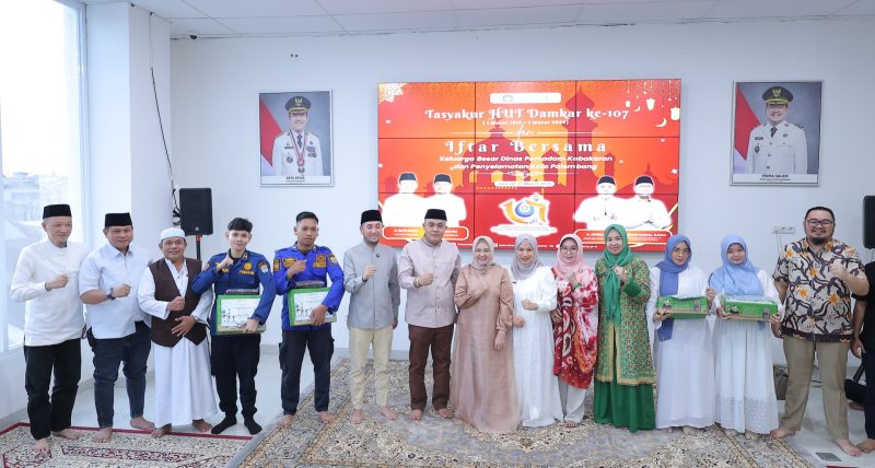Momentum Hari Ulang Tahun [HUT] ke-107, Dinas Pemadam Kebakaran dan Penyelamatan Kota Palembang menggelar tasyakuran sekaligus buka puasa bersama di gedung baru mereka.