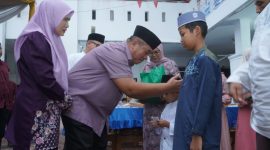 Santunan anak yatim dan buka puasa bersama digelar di halaman Dinas Kesehatan Kabupaten Asahan, Jumat 13 Maret 2026.