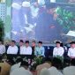 Ratusan masyarakat bersama tokoh agama, Wali Kota Palembang  H Ratu Dewa dan pejabat daerah menghadiri acara mengenang 40 hari wafatnya Kms Haji A Halim Ali bin Kms. Ali, seorang tokoh masyarakat yang dikenal luas atas kepeduliannya terhadap sosial dan keagamaan.