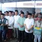 Wali Kota Palembang Ratu Dewa turun langsung membagikan takjil kepada warga dalam program “Berbagi Takjil Berkah Ramadhan” yang digelar Lazisnu PWNU Sumsel di kawasan Jalan KH Azhari, Selasa 17 Maret 2026.