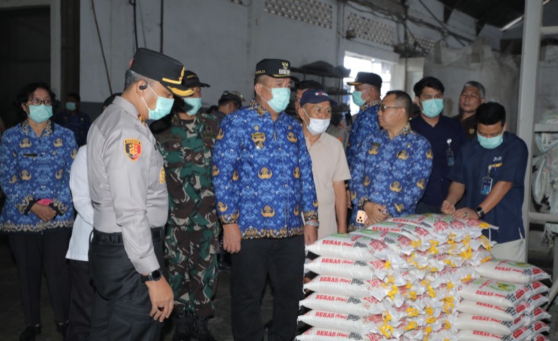 Pemerintah Kabupaten [Pemkab] Asahan melalui Forum Koordinasi Pimpinan Daerah [Forkopimda] melaksanakan kegiatan peninjauan Pos Pengamanan [Pospam] Lebaran dan sidak terhadap Gudang Bulog Kisaran serta Kilang Padi di wilayah Kabupaten Asahan.