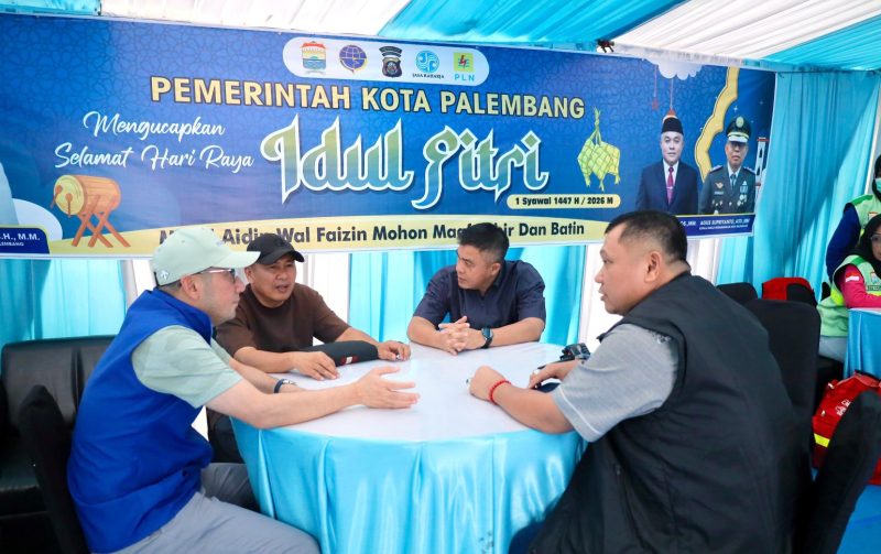 Sekretaris Daerah Kota Palembang, Aprizal Hasyim turun langsung meninjau sejumlah posko Lebaran milik Pemerintah Kota Palembang, Rabu 19 Maret 2026.