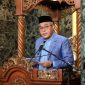 Sekretaris Daerah Kota Palembang, Aprizal Hasyim, melaksanakan Sholat Idul Fitri bersama masyarakat di Masjid Darusaa’id Palembang, pada pagi Sabtu 21 Maret 2026.
