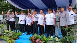 Asisten II Pemerintah Kota Palembang Isnaini Madani menghadiri prosesi pelepasan peserta angkutan balik mudik gratis tujuan Jakarta di Terminal Tipe A Alang-Alang Lebar, Palembang, Rabu 25 Maret 2026.