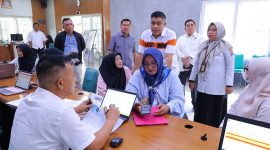 Sekretaris Daerah [Sekda] Kota Palembang, Aprizal Hasyim memastikan pelayanan dasar 'Rumah Aspirasi' di Rumah Dinas Wali Kota Palembang, Jalan Tasik tetap berjalan pasca lebaran, Rabu 25 Maret 2026.