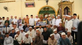 Gubernur Sumatera Selatan [Sumsel] Dr H Herman Deru melaksanakan kegiatan Safari Jumat di Masjid Ruziqna, Lorong Arriyadh, Kelurahan 13 Ulu, Kecamatan Seberang Ulu II, Palembang, Jumat 27 Maret 2026.