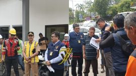 Penyelidikan dugaan sengketa lahan antara Robert Aritonang dan PT Bukit Asam Tbk [PTBA] memasuki babak baru. Senin pagi, 2 Maret 2026, Tim Penyidik Polda Sumsel melakukan gelar pemeriksaan lapangan atau uji lokasi di Desa Darmo, Kecamatan Lawang Kidul, Kabupaten Muara Enim.