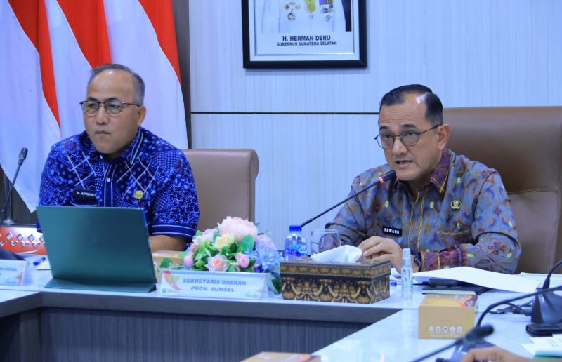 Sekretaris Daerah Provinsi Sumatera Selatan, Dr Drs H Edward Candra MH memimpin Rapat Finalisasi Penyusunan Program Strategis Nasional di Ruang Rapat Bina Praja, Palembang, Jumat 27 Maret 2026.