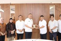 Pertemuan Sekretaris Daerah Kota Palembang, H. Aprizal Hasyim, dengan Sekretaris Jenderal Kemensos, Dr. Robben Rico, di Kantor Kemensos, Rabu 1 April 2026.