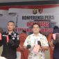 Direktur Reserse Kriminal Khusus Polda Sumsel, Kombes Pol Doni Satrya memberikan keterangan pers soal pengungkapan kasus peretasan situs SIBOS SMAN 2 Prabumulih.
