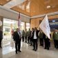 Penyerahan Bendera Pataka SMSI dari Ketua SMSI Sumsel kepada Ketua SMSI Kabupaten Lahat yang baru dilantik, Muchtahrim.