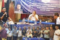 Pengurus Daerah Serikat Media Siber Indonesia Provinsi Sumatera Selatan [SMSI Sumsel] menggelar Rapat Kerja Daerah [Rakerda] 2026 di Kota Lahat yang bertajuk “Meningkatkan Gerak dan Arah Media Siber Melalui Terobosan Strategis”. Kamis malam 2 April 2026.