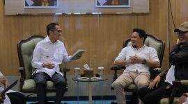 Wali Kota Palembang, Ratu Dewa, menerima audiensi Forum Cermin Kota dalam rangka memperkuat kolaborasi strategis guna mendorong percepatan pembangunan dan peningkatan kualitas layanan publik di Kota Palembang.