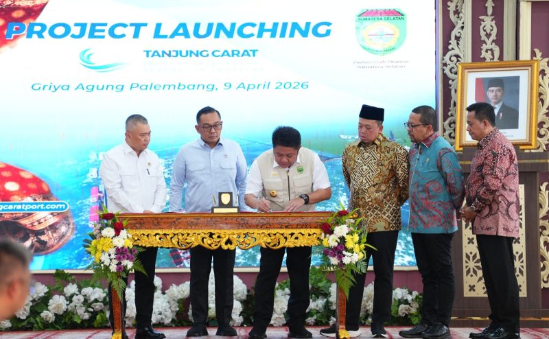 Gubernur Sumsel Dr H Herman Deru saat Project Launching Pelabuhan Palembang Baru di Tanjung Carat, Kabupaten Banyuasin, yang digelar di Griya Agung, Kamis 9 April 2026.