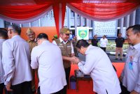 Gubernur Dr H Herman Deru memimpin apel gabungan dan halal bihalal Pemerintah Provinsi Sumatera Selatan Tahun 2026/1447 Hijriah di halaman Kantor Gubernur Sumsel, Senin 30 Maret 2026, pagi.