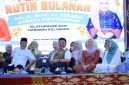 Ketua TP-PKK Provinsi Sumatera Selatan, Febrita Lustia Herman Deru [Feby Deru] dalam kegiatan Pengajian Rutin Bulanan yang dirangkaikan dengan Halal Bihalal TP PKK Provinsi Sumsel di Griya Agung, Senin 13 April 2026.