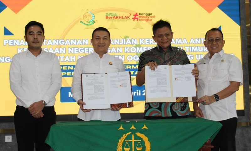 Pemerintah Kabupaten Ogan Komering Ulu Timur [Pemkab OKUT] kembali memperkuat sinergi dengan Kejaksaan Negeri OKU Timur melalui penandatanganan nota kesepahaman [MoU] di bidang Perdata dan Tata Usaha Negara [Datun], Rabu 15 April 2026.