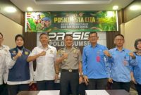 Polda Sumatera Selatan [Polda Sumsel] melalui Biro SDM menunjukkan peran strategisnya dalam reformasi birokrasi daerah dengan memfasilitasi pelaksanaan Assessment Center untuk seleksi terbuka Jabatan Pimpinan Tinggi [JPT] Pratama Pemerintah Kota Prabumulih.