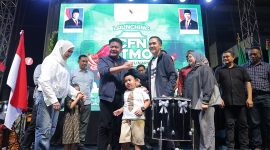 Wali Kota Palembang Ratu Dewa bersama Gubernur Sumsel Herman Deru, secara resmi meluncurkan [launching] program Car Free Night [CFN] Atmo, Sabtu 18 April 2026, malam.