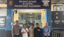 Melalui Polrestabes Palembang, empat atlet disabilitas berprestasi menerima Surat Izin Mengemudi [SIM] tipe D secara gratis dalam kegiatan yang berlangsung di Satpas Satlantas Polrestabes Palembang, Jakabaring, Kamis 16 April 2026.