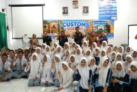 Direktorat Jenderal Bea dan Cukai melalui Bea Cukai Lhokseumawe menggelar program Customs Goes To School [CGTS] di SMA Negeri 1 Lhokseumawe, Senin 20 April 2026.