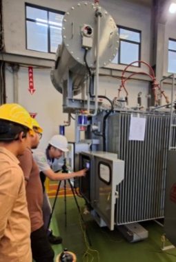 PLN UP3 Palembang Uji Kualitas AVR di Pabrikan