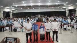 Bupati Enos Lepas 437 JCH OKU Timur dalam Haru