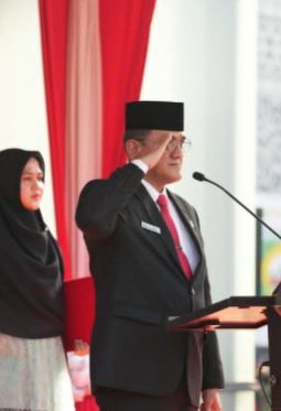 Sekda Sumsel Edward Candra Pimpin Apel Gabungan Peringatan Hari Kartini 2026