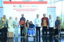 Sekretaris Daerah Provinsi Sumatera Selatan [Sekda Sumsel], Dr Drs H Edward Candra MH meninjau langsung layanan perbankan di Bank Sumsel Babel dalam memberikan pelayanan kepada konsumen penyandang disabilitas, Rabu 22 April 2026.