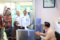 Bank Sumsel Babel [BSB] bersama Otoritas Jasa Keuangan [OJK] Provinsi Sumatera Selatan dan Pemerintah Provinsi Sumatera Selatan menggelar kegiatan bertajuk Diseminasi Layanan Kantor Cabang BPD Sumatera Selatan dan Bangka Belitung yang Aksesibel bagi Penyandang Disabilitas di Kantor Cabang Jakabaring, Rabu 22 April 2026.