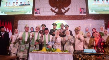 Gubernur Sumatera Selatan [Sumsel], Dr H Herman Deru menghadiri Rapat Paripurna Istimewa DPRD Kabupaten Penukal Abab Lematang Ilir [PALI] dalam rangka Hari Jadi ke-13 Tahun 2026 di Ruang Rapat Paripurna DPRD Kabupaten PALI, Rabu 22 April 2026.