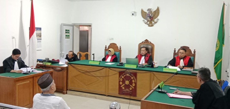 Majelis hakim Pengadilan Tindak Pidana Korupsi [Tipikor] pada Pengadilan Negeri Palembang menjatuhkan vonis 5 tahun penjara kepada terdakwa Lukman, dalam kasus korupsi lahan seluas 1.541 hektare di perbatasan Kabupaten Ogan Ilir dan Muara Enim.