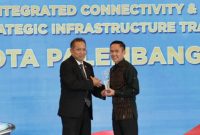 Wali Kota Palembang Ratu Dewa yang dinobatkan menerima penghargaan bergengsi dari Metro TV dalam ajang National Governance Award 2026 bertema Sinergi Nusantara untuk Indonesia Emas, Jumat 24 April 2026, malam.