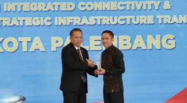 Wali Kota Palembang Ratu Dewa yang dinobatkan menerima penghargaan bergengsi dari Metro TV dalam ajang National Governance Award 2026 bertema Sinergi Nusantara untuk Indonesia Emas, Jumat 24 April 2026, malam.