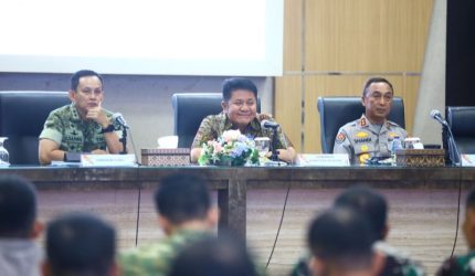 Gubernur Sumsel Dr H Herman Deru dalam Rapat Koordinasi Dukungan Forkopimda Sumsel di Auditorium Graha Bina Praja, Jumat 24 April 2026, sebagai langkah strategis meningkatkan produksi migas sekaligus menekan praktik ilegal drilling.