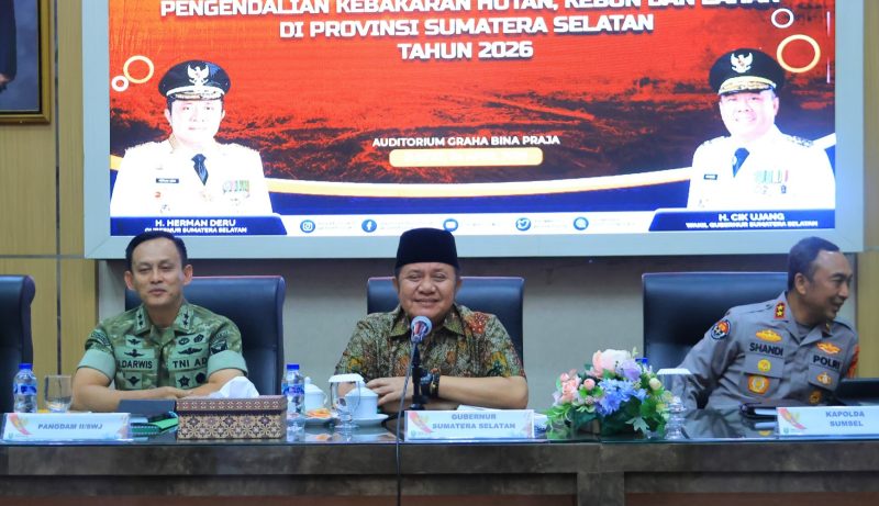 Gubernur Sumsel Dr H Herman Deru saat membuka Rapat Koordinasi Pengendalian Karhutbunla di Auditorium Pemprov Sumsel, Jumat 24 April 2026, siang.