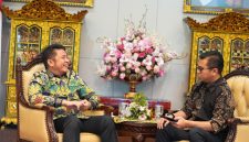 Gubernur Sumatera Selatan [Sumsel], Dr H Herman Deru, memaparkan berbagai strategi pembangunan daerah, mulai dari upaya menekan angka kemiskinan hingga mendorong kemandirian pangan melalui Gerakan Sumsel Mandiri Pangan [GSMP].