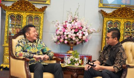 Gubernur Sumatera Selatan [Sumsel], Dr H Herman Deru, memaparkan berbagai strategi pembangunan daerah, mulai dari upaya menekan angka kemiskinan hingga mendorong kemandirian pangan melalui Gerakan Sumsel Mandiri Pangan [GSMP].